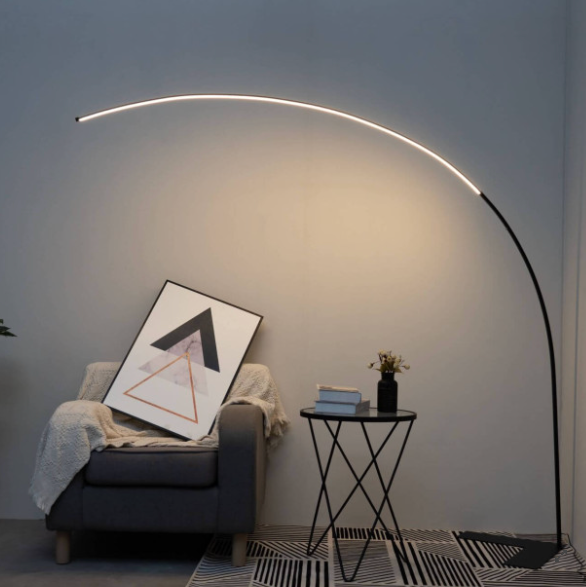 Grand lampadaire LED Dimmable design courbé - Avellino